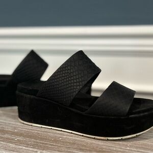 Black Platform Sandals